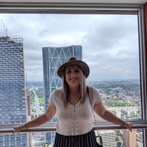 Meet your Posher, Janel